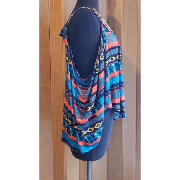 Daytrip size medium blue & red knit tank top - Picture 3 of 5